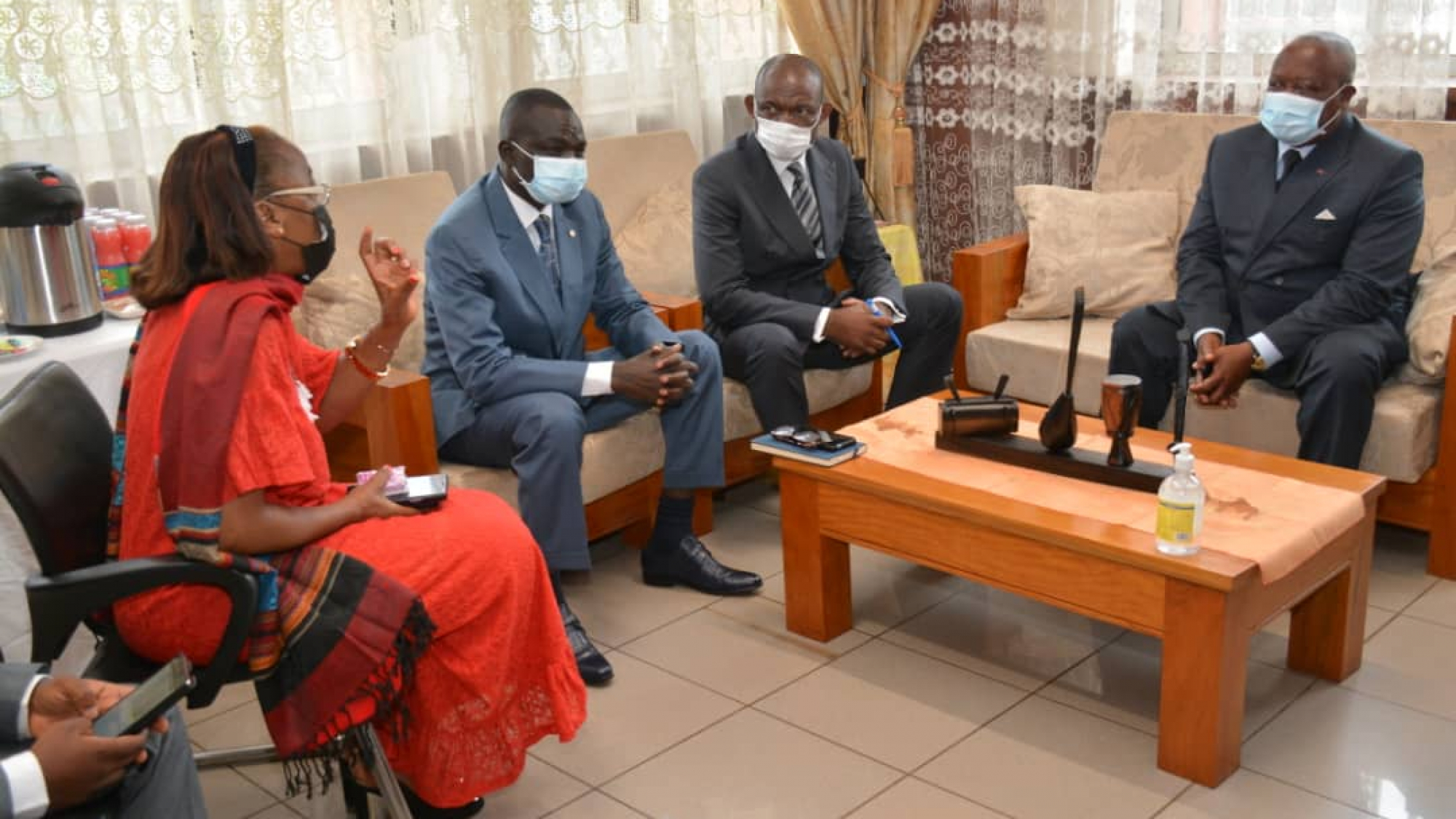 Présentation du CENADI au MINFOPRA lors du bref entretien qui a précedé la visite de l'infrastructure